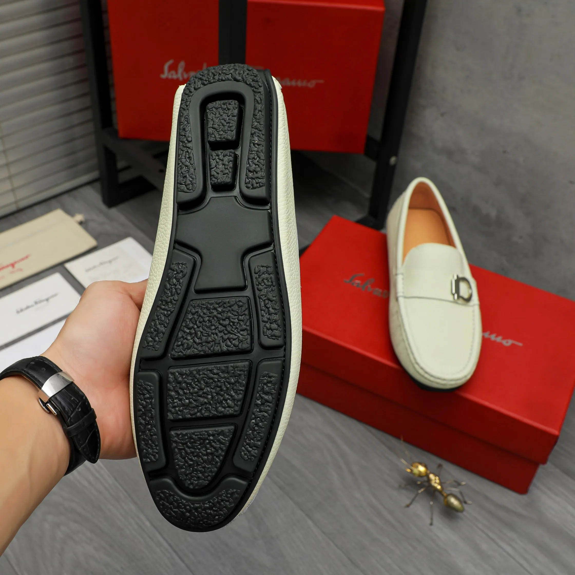 Men's shoes 💰380 Product trademark: Ferragamo "Ferragamo" casual slip-on shoes Regular size: 38-45 (45 is custom-made and non-returnable) Product materials: Selected high-quality pebbled cowhide upper, pigskin lining, rubber outsole